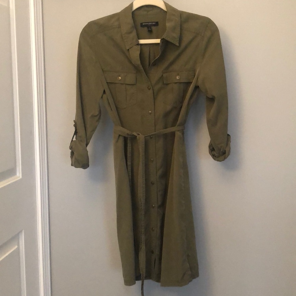 Banana Republic button up dress